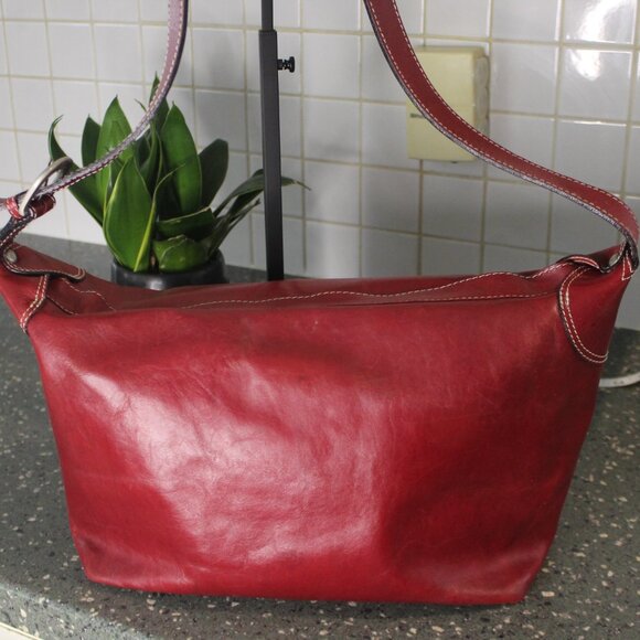 Latico New Jersey USA Red Leather Shoulder or Tote Footed Silver Hardware - Picture 3 of 14